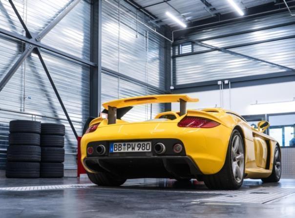 Die neuen Michelin Pilot Sport Cup 2 für den Carrera GT wurden in enger Zusammenarbeit von Michelin mit Porsche Classic und dem Porsche Entwicklungszentrum Weissach entwickelt.